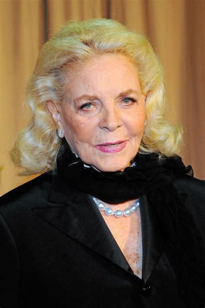 Lauren Bacall Dies at 89; in a Bygone Hollywood, She Purred Every Word