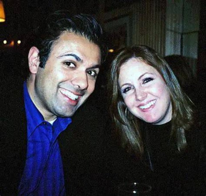 Leslie Marshall Husband, Who Is Leslie Marshall Married To? Age, Fox