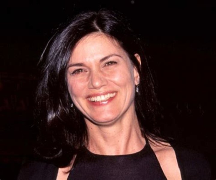 Linda Fiorentino Biography Facts, Childhood, Family Life & Achievements