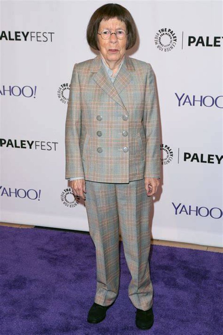 Linda Hunt Height, Age, Net Worth, Affairs, Career, and More SHSTRENDZ