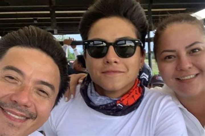 LOOK Daniel Padilla campaigns for dad Rommel in Nueva Ecija ABSCBN News