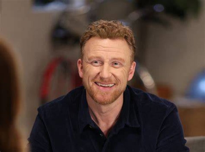 &lsquo;Grey&rsquo;s Anatomy&rsquo;s Kevin McKidd & Danielle Savre Make Out In Lake Como