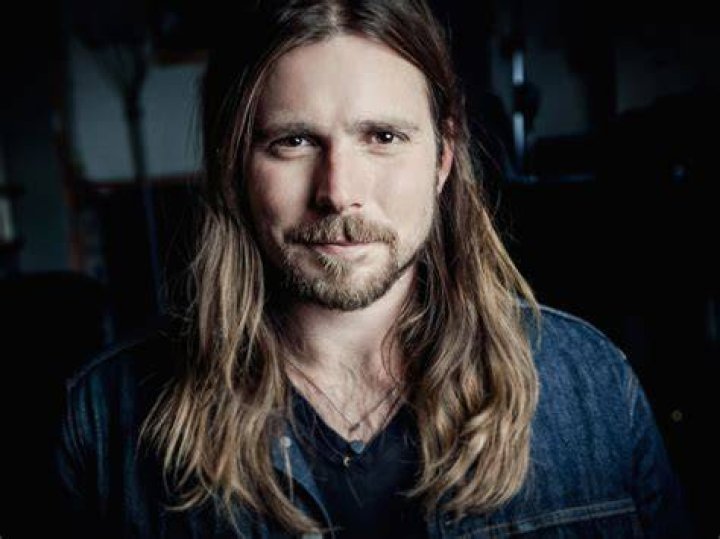 Lukas Nelson On Surfing And Stingrays, A Childhood On Tour And His