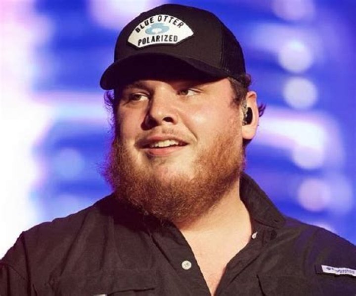 Luke Combs Biography Facts, Childhood, Family Life & Achievements