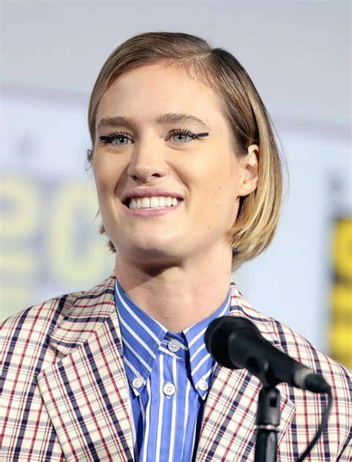 Mackenzie Davis Mackenzie davis, Mackenzie, Davis