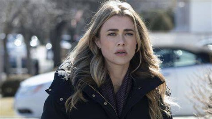 Manifest costars Melissa Roxburgh and J.R. Ramirez vacation together