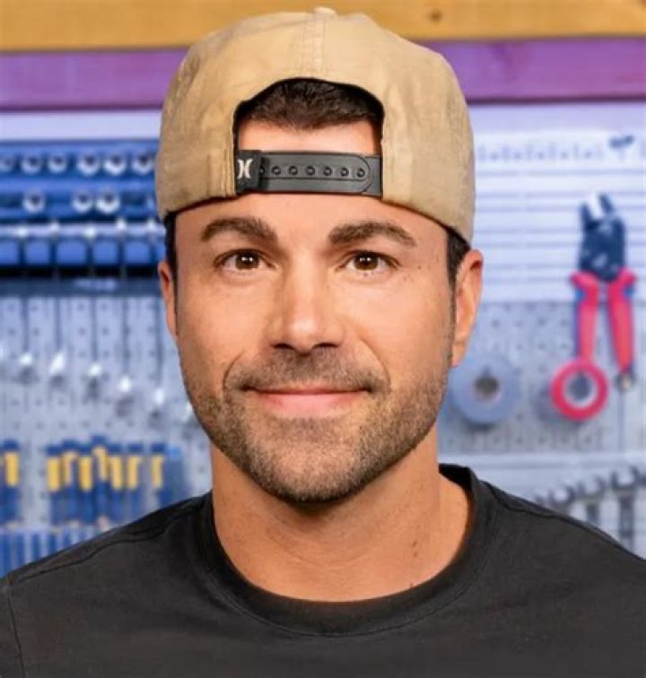 Mark Rober Net Worth Age, Height, Wife And Earnings
