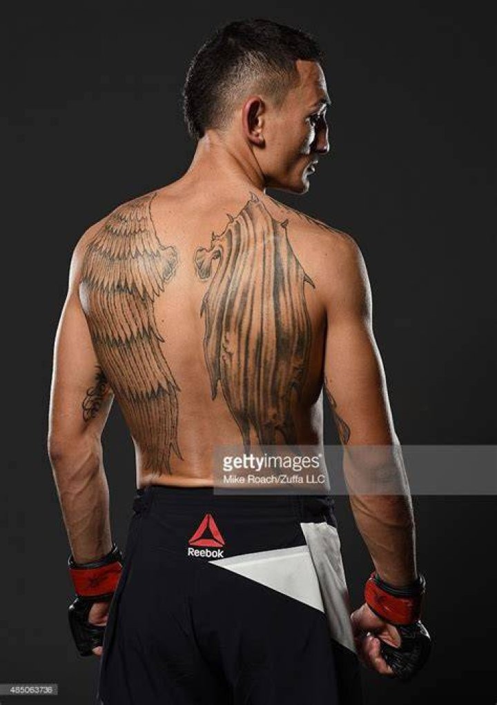 Max Holloway Tattoo / Max Holloway S 11 Tattoos Their Meanings Body Art