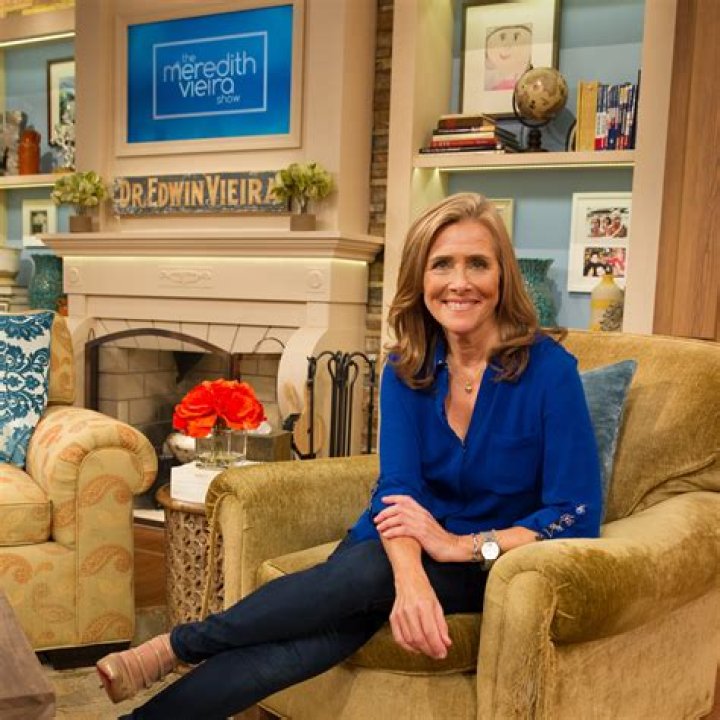 Meredith Vieira Tweets About "Scary Weekend" Spent in Hospital After