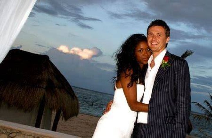 Merrin Dungey wiki, affair, married, age, height, husband, children