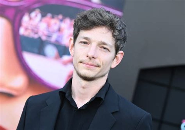 Mike Faist Height, Weight, Age, Body Statistics Linktreed