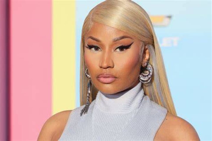 Nicki Minaj Says She's Dating Eminem in Instagram Post