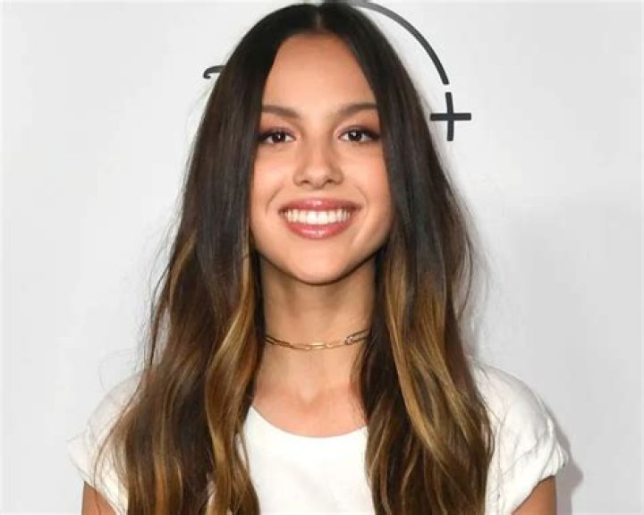 Olivia Rodrigo Age, Net Worth, Education, Family, Career, Height