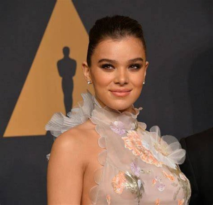 Oscarnominated actress and singer Hailee Steinfeld visits Israel