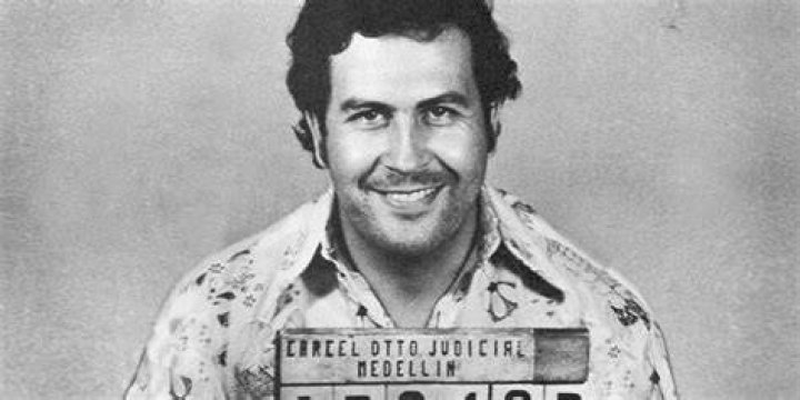 Pablo Escobar as&iacute; fue el d&iacute;a en que el capo recibi&oacute; un beso de Juan