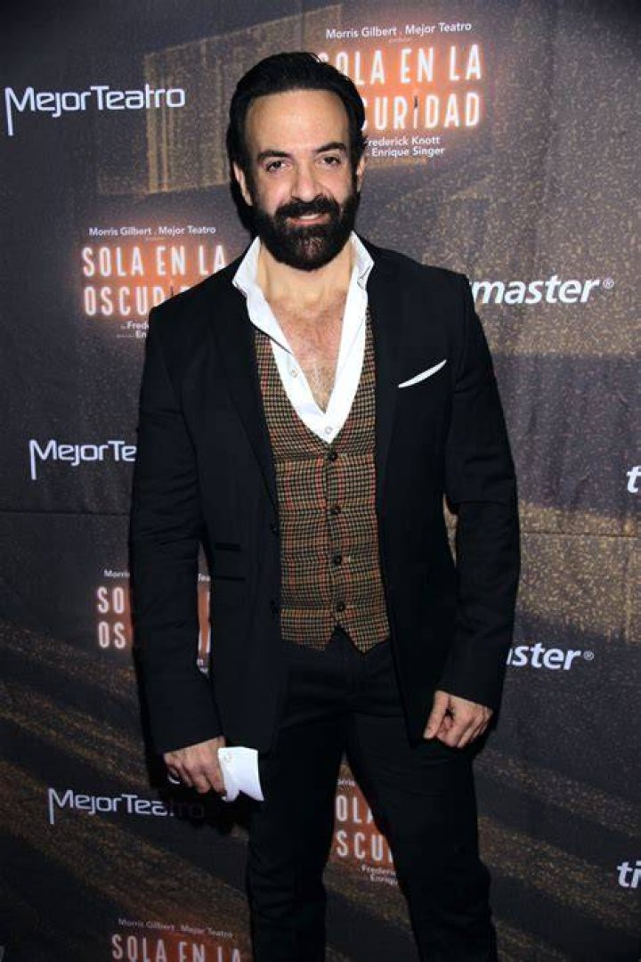 Pablo Perroni, actor de Televisa, revela en 'VLA' si tiene una relaci&oacute;n
