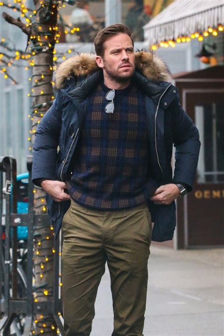 Photo Exclusif Armie Hammer se prom&egrave;ne avec Paige Lorenze &agrave; Los