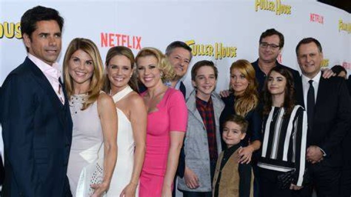 Photos from Fuller House Cast Bids Farewell to Series