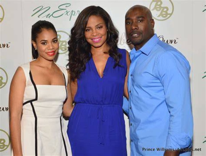 Regina Hall siblings Does Regina Hall have siblings?