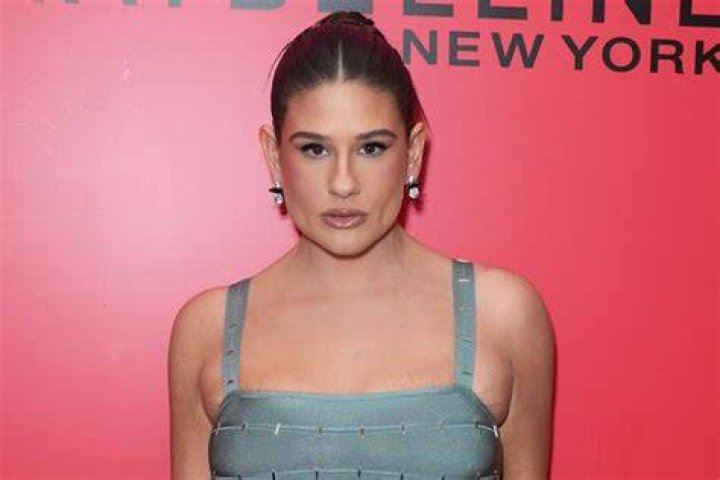 Remi Bader announces her split from boyfriend, Keyveat Postell