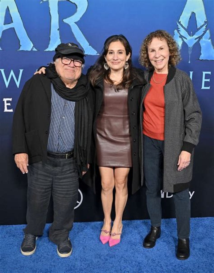 Rhea Perlman talks staying married to Danny DeVito despite decadelong