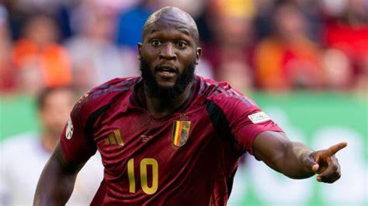 Romelu Lukaku takes time out with girlfriend Julia Vandenweghe Daily