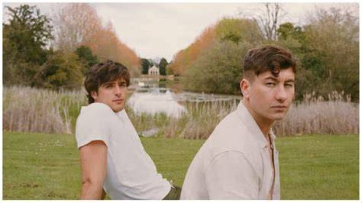 Saltburn's Director Says Jacob Elordi And Barry Keoghan's Bathtub Scene