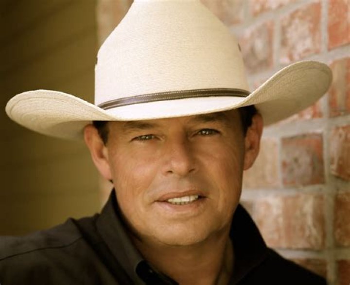 Sammy Kershaw's ExWife, Lorrie Jokes About Him On Stage