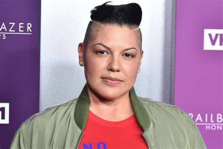Sara Ramirez from Grey's Anatomy. Love her! Sara ramirez, Celebrities