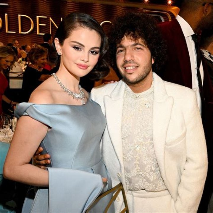 Selena Gomez Movie Date with Pregnant Mom Mandy! Photo 2883393