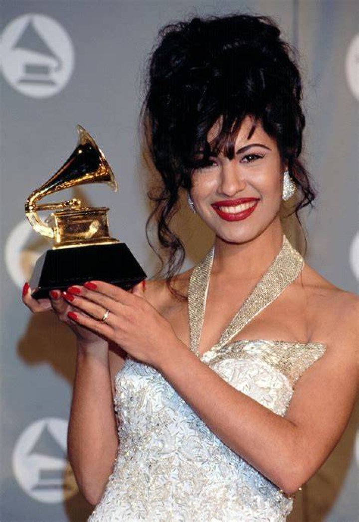 Selena Quintanilla Perez Doğumu 16 Nisan 1971 Tarihte Bug&uuml;n