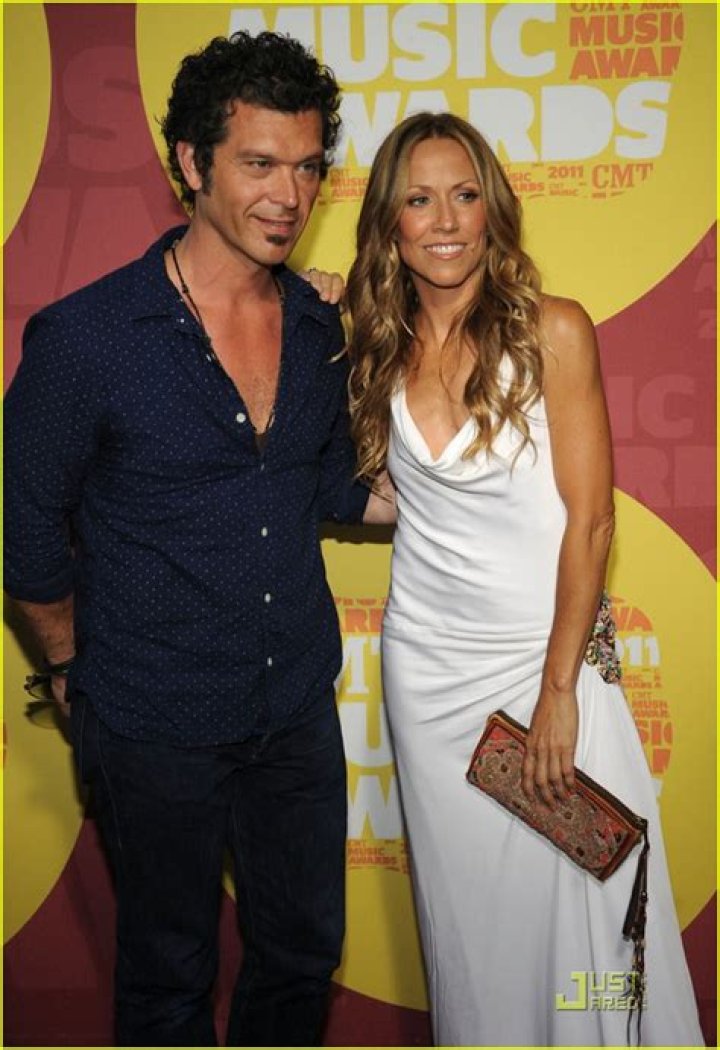 Sheryl Crow 2024 Boyfriend, net worth, tattoos, smoking & body