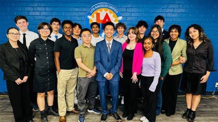 Simmons Student Interns at Meet the Press Simmons University
