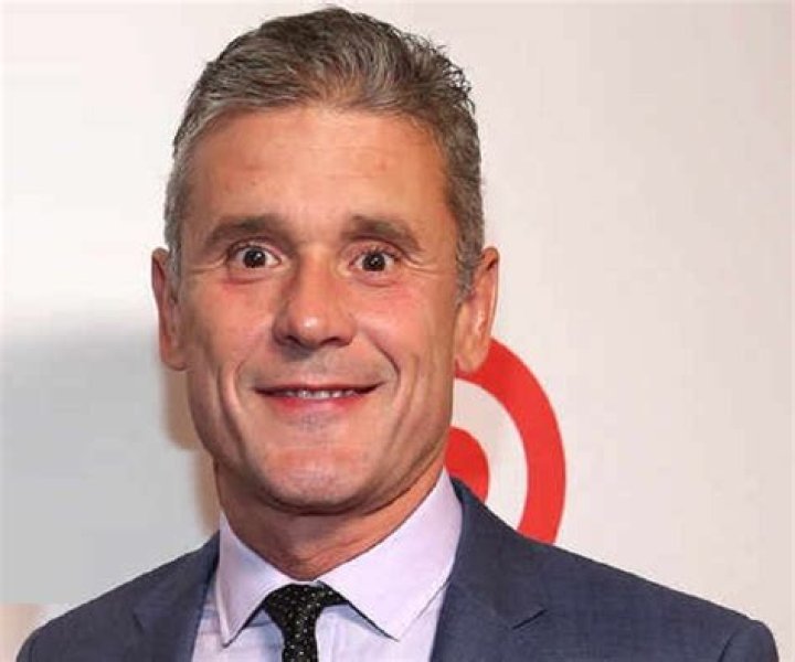 Simon Halls famous publicist and caring husband to Matt Boomer