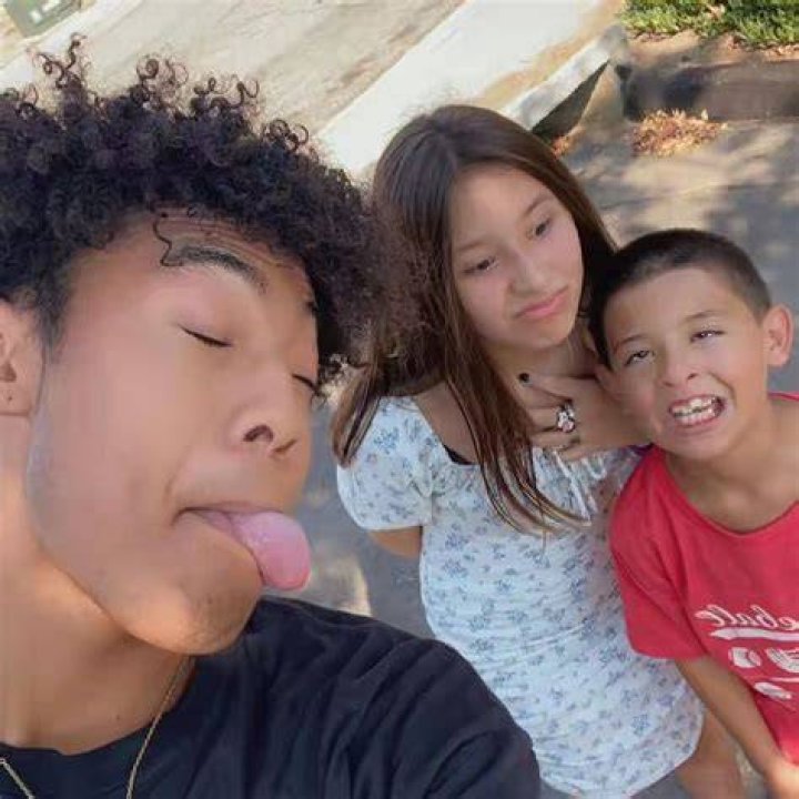 Sora Simmons Siblings