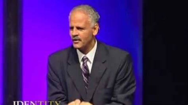 Speaker Stedman Graham Conducting conversations on identity control.