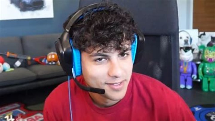 StableRonaldo's Gaming Setup List of StableRonaldo's Gaming Gear Specs