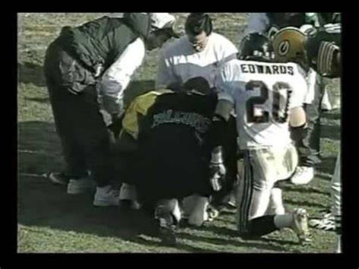 Sterling Sharpe Injury & Net Worth [2024 Update] Players Bio