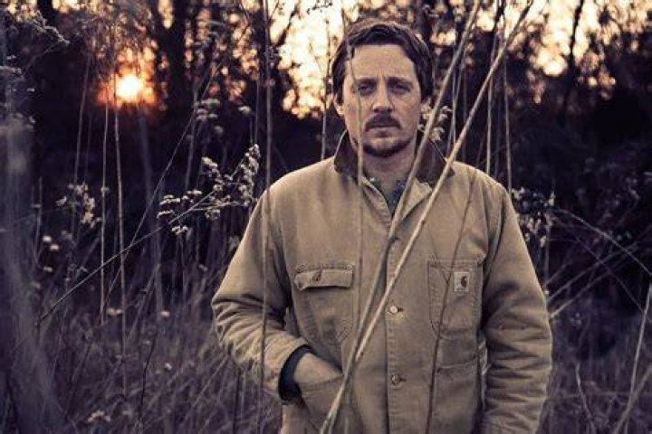 Sturgill Simpson&rsquo;s Wife Keeps Raising Him From The Dead