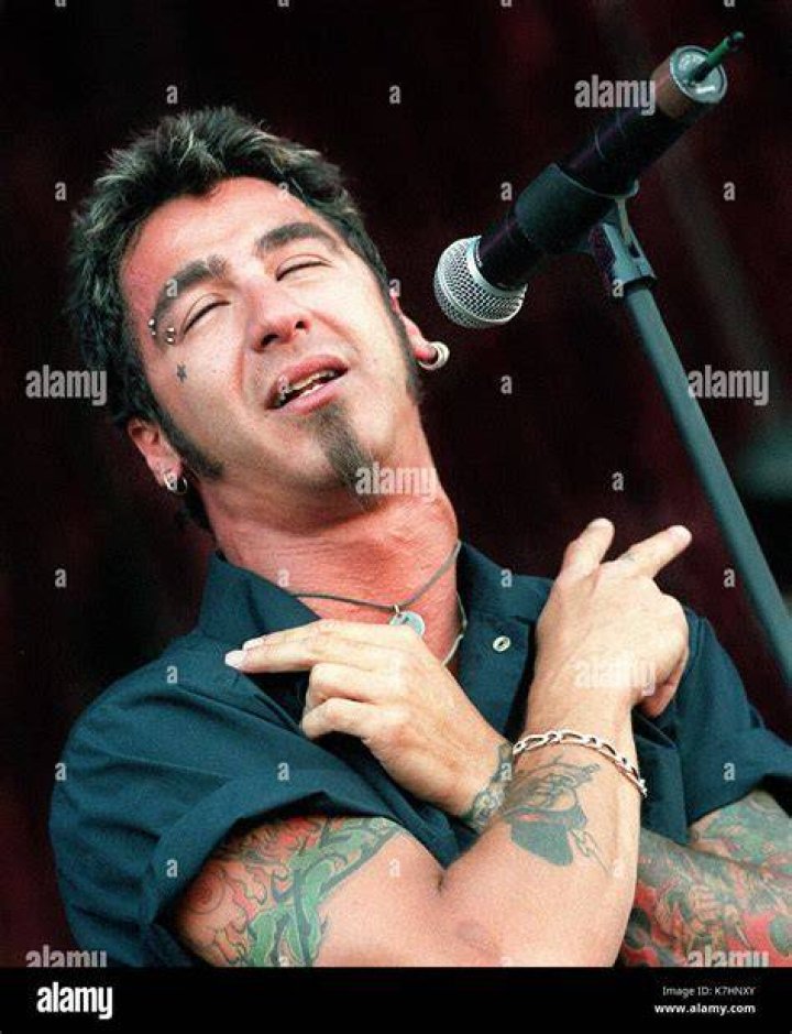 Sully Erna, lead singer of Godsmack, gets the crowd screaming during