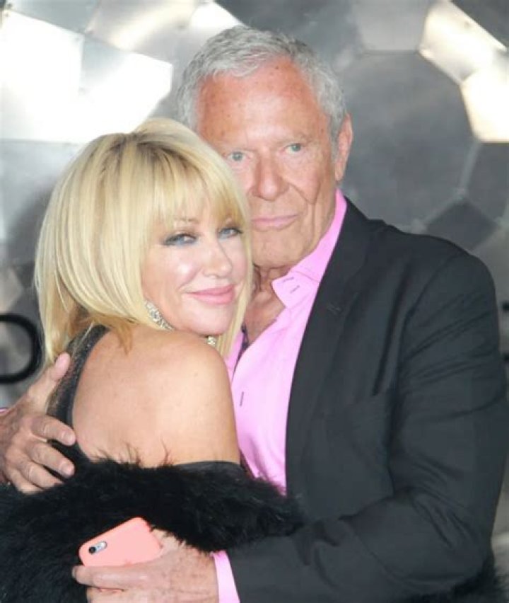 Suzanne Somers Was Divorced & Lost Her Home in a Fire Yet Lived Happily