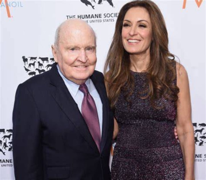 Suzy Welch (Jack Welch's Wife) Bio, Age, Husband (Dead), Kids, Net