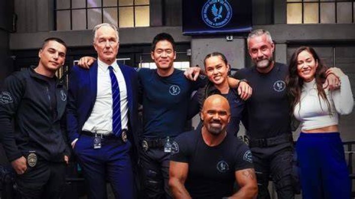 S.W.A.T. Full Cast & Crew TV Guide