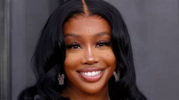 SZA Age, Net Worth, Boyfriend, Family and Biography (Updated 2023