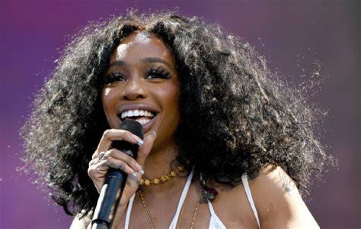 SZA dice que ten&iacute;a miedo de llevar su hijab despu&eacute;s del 11 de