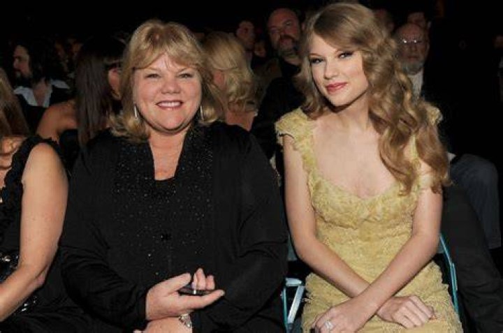 Taylor Swift Reveals Mom Andrea Has Been Diagnosed With a Brain Tumor