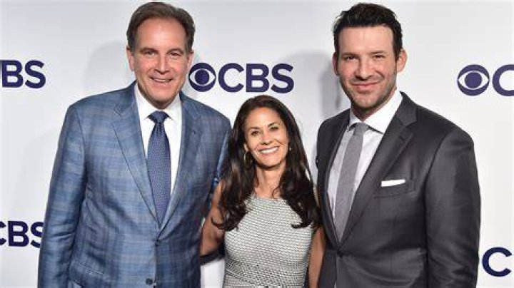 The 2019 Super Bowl Announcers Include A Woman Sportscaster You'll