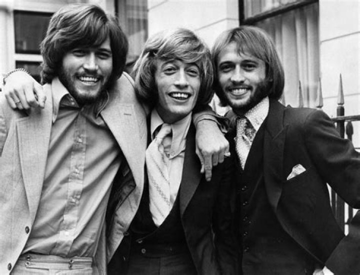 theresegibbashleygibb/eo Barry gibb, Bee gees, Famous faces