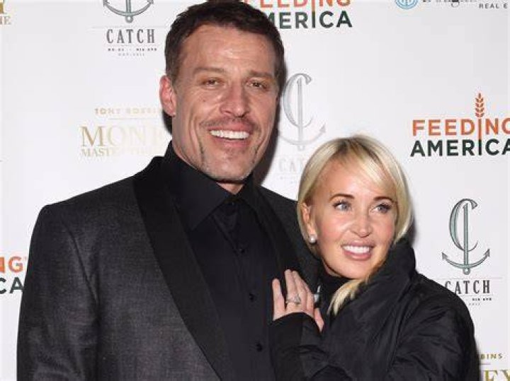 Tony Robbins With His Wife At The Premiere Of Red Dragon 9302002 Nyc By