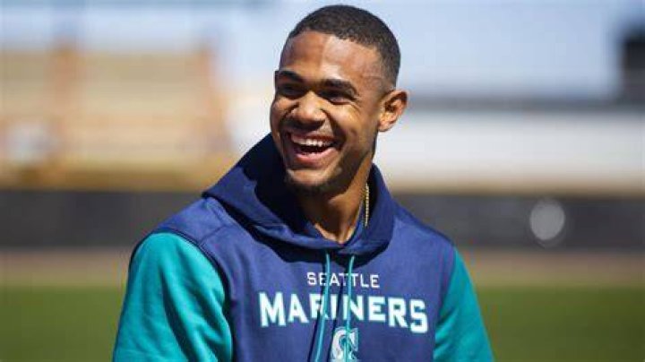 Top Seattle Mariners prospect Julio Rodriguez suffers wrist fracture